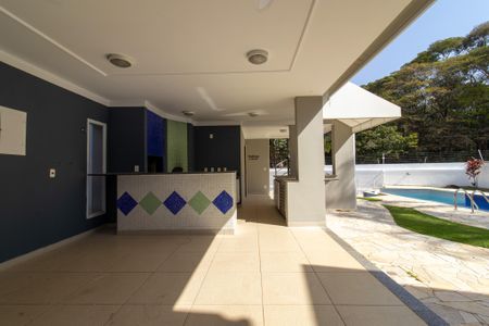 Casa de condomínio à venda com 412m², 5 quartos e 2 vagas Casa de condomínio à venda com 412m², 5 quartos e 2 vagasÁrea externa