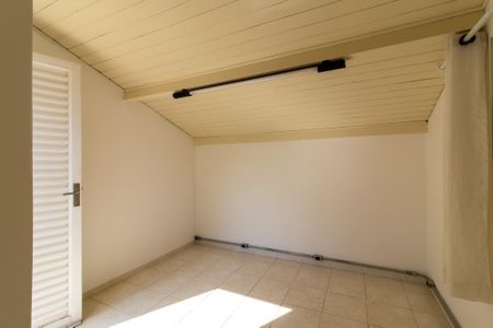 Casa de condomínio à venda com 412m², 5 quartos e 2 vagas Casa de condomínio à venda com 412m², 5 quartos e 2 vagasQuarto