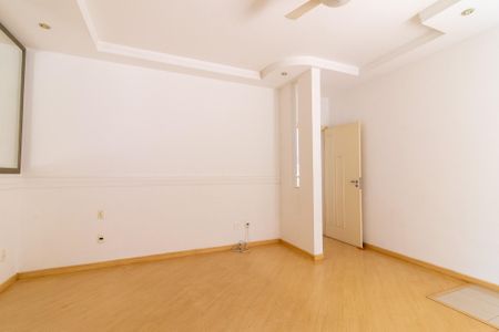 Casa de condomínio à venda com 412m², 5 quartos e 2 vagas Casa de condomínio à venda com 412m², 5 quartos e 2 vagasSuíte 1