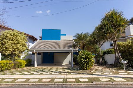 Casa de condomínio à venda com 412m², 5 quartos e 2 vagas Casa de condomínio à venda com 412m², 5 quartos e 2 vagasFachada