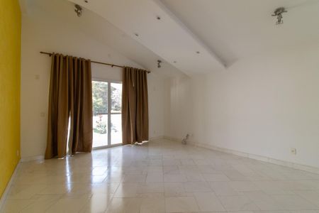 Casa de condomínio à venda com 412m², 5 quartos e 2 vagas Casa de condomínio à venda com 412m², 5 quartos e 2 vagasSala de Jantar