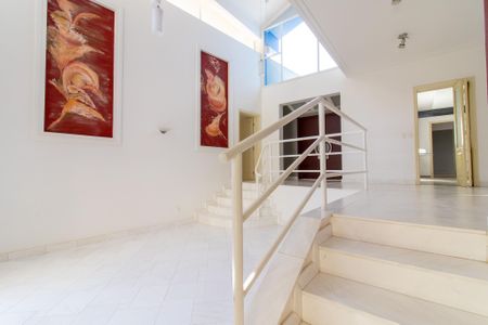 Casa de condomínio à venda com 412m², 5 quartos e 2 vagas Casa de condomínio à venda com 412m², 5 quartos e 2 vagasSala