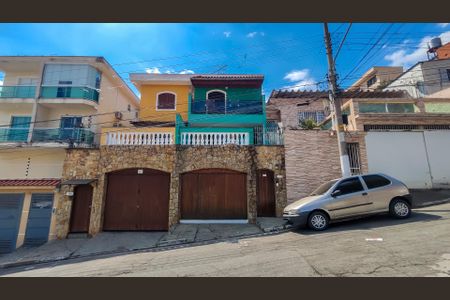 Casa à venda com 138m², 3 quartos e 2 vagasFachada