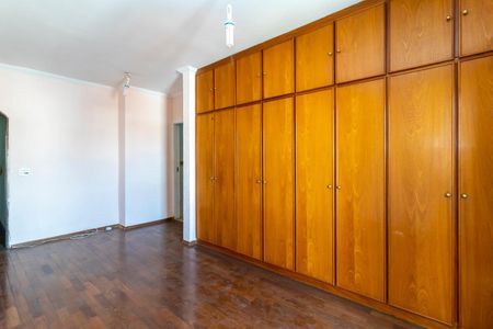 Casa à venda com 138m², 3 quartos e 2 vagasSuíte