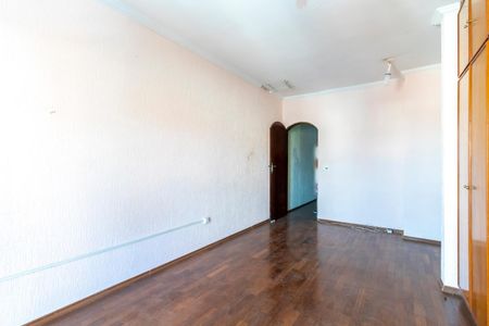 Casa à venda com 138m², 3 quartos e 2 vagasSuíte