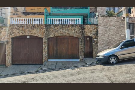 Casa à venda com 138m², 3 quartos e 2 vagasFachada