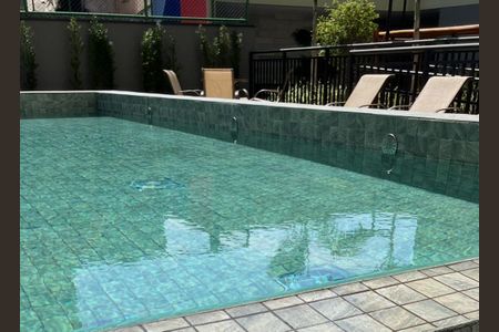 Apartamento à venda com 47m², 2 quartos e 1 vaga Apartamento à venda com 47m², 2 quartos e 1 vagaÁrea comum - Piscina