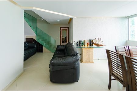 Sala de apartamento para alugar com 5 quartos, 238m² em Buritis, Belo Horizonte