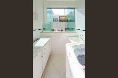 Apartamento para alugar com 238m², 5 quartos e 3 vagas Apartamento para alugar com 238m², 5 quartos e 3 vagasÁrea de serviço