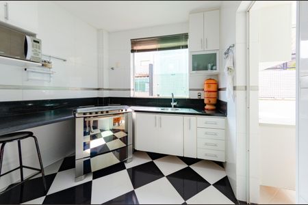 Apartamento para alugar com 238m², 5 quartos e 3 vagas Apartamento para alugar com 238m², 5 quartos e 3 vagasCozinha