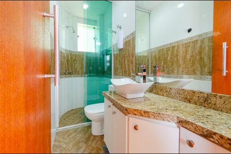 Apartamento para alugar com 238m², 5 quartos e 3 vagas Apartamento para alugar com 238m², 5 quartos e 3 vagasBanheiro da Suíte 1