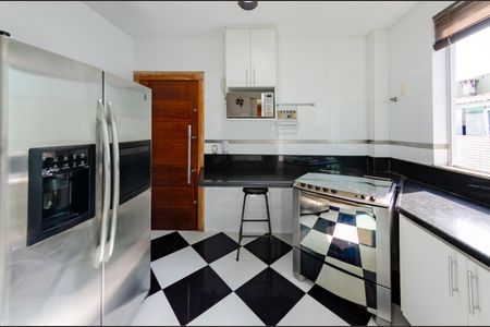 Apartamento para alugar com 238m², 5 quartos e 3 vagas Apartamento para alugar com 238m², 5 quartos e 3 vagasCozinha