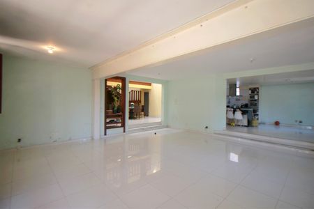 Casa à venda com 793m², 6 quartos e 3 vagasSala