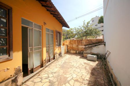 Casa à venda com 793m², 6 quartos e 3 vagasVaranda fundos