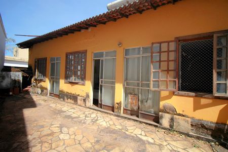 Casa à venda com 793m², 6 quartos e 3 vagasVaranda fundos