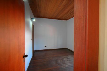 Casa à venda com 793m², 6 quartos e 3 vagasQuarto 1