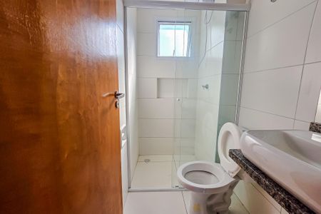 Banheiro de kitnet/studio para alugar com 1 quarto, 18m² em Vila Sao Pedro, Santo André