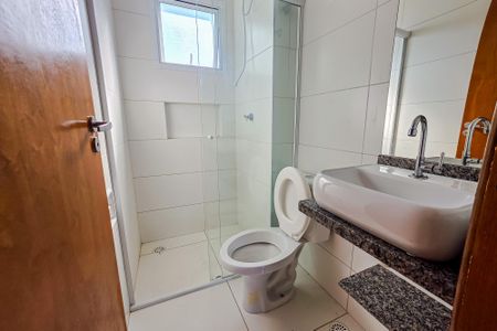 Banheiro de kitnet/studio para alugar com 1 quarto, 18m² em Vila Sao Pedro, Santo André