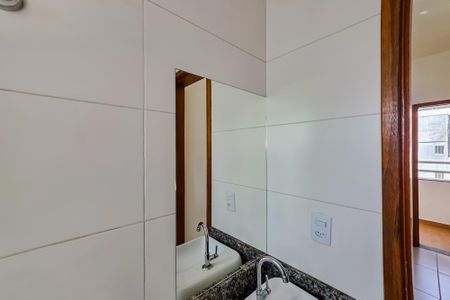 Banheiro de kitnet/studio para alugar com 1 quarto, 18m² em Vila Sao Pedro, Santo André