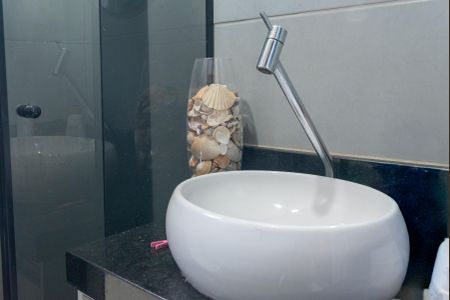 Apartamento à venda com 52m², 2 quartos e 1 vagaBanheiro Social