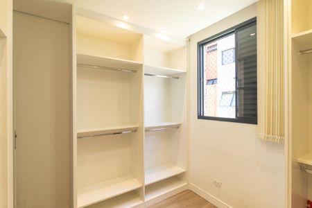 Apartamento para alugar com 65m², 2 quartos e 1 vaga Apartamento para alugar com 65m², 2 quartos e 1 vagaCloset