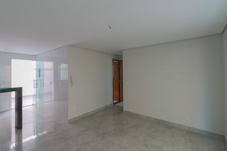 Sala de apartamento à venda com 3 quartos, 102m² em Heliópolis, Belo Horizonte
