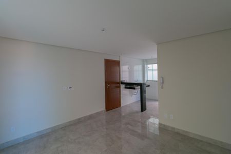 Sala de apartamento à venda com 3 quartos, 102m² em Heliópolis, Belo Horizonte