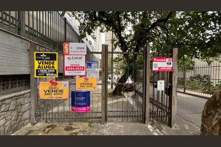 Casa para alugar com 200m², 2 quartos e sem vaga Casa para alugar com 200m², 2 quartos e sem vagaFachada