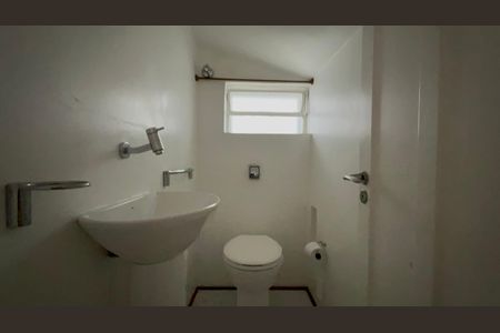 Casa para alugar com 200m², 2 quartos e sem vaga Casa para alugar com 200m², 2 quartos e sem vagaLavabo da Sala