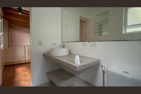 Casa para alugar com 200m², 2 quartos e sem vaga Casa para alugar com 200m², 2 quartos e sem vagaBanheiro da Suíte