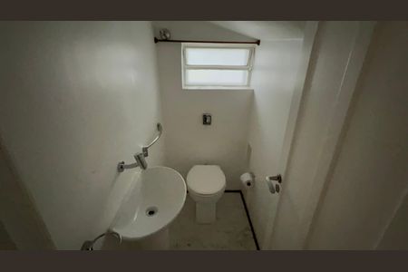 Casa para alugar com 200m², 2 quartos e sem vaga Casa para alugar com 200m², 2 quartos e sem vagaLavabo da Sala