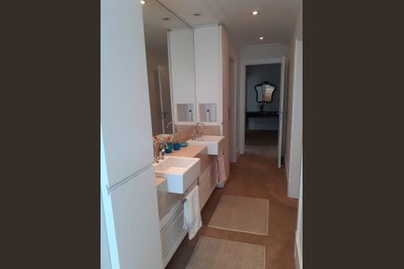 Casa à venda com 360m², 3 quartos e 4 vagasBANHEIRO