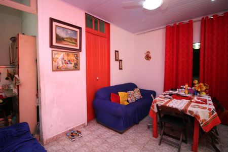 Sala de casa à venda com 3 quartos, 190m² em Olaria, Rio de Janeiro