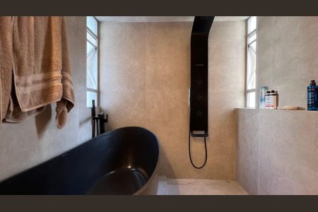 Apartamento à venda com 127m², 3 quartos e 1 vaga Apartamento à venda com 127m², 3 quartos e 1 vagaBanheiro da Suíte 2