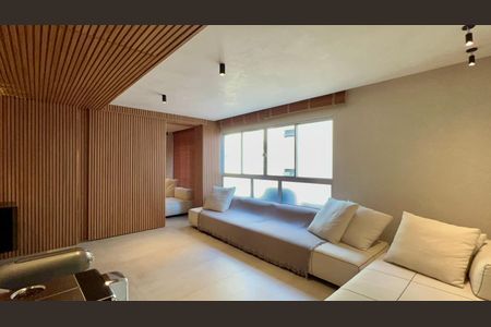 Apartamento à venda com 127m², 3 quartos e 1 vaga Apartamento à venda com 127m², 3 quartos e 1 vagaSala de TV