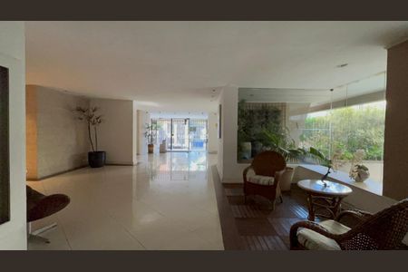 Apartamento à venda com 127m², 3 quartos e 1 vaga Apartamento à venda com 127m², 3 quartos e 1 vagaHall de entrada