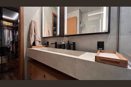 Apartamento à venda com 127m², 3 quartos e 1 vaga Apartamento à venda com 127m², 3 quartos e 1 vagaBanheiro da Suíte 2