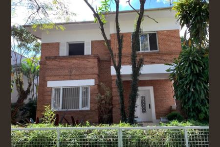 Casa à venda com 439m², 3 quartos e 6 vagasFoto 01