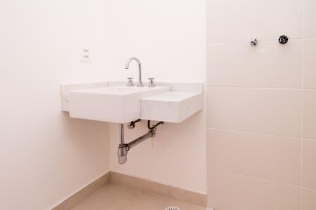 Apartamento para alugar com 64m², 2 quartos e 1 vaga Apartamento para alugar com 64m², 2 quartos e 1 vagaBanheiro da Suíte