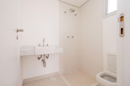 Apartamento para alugar com 64m², 2 quartos e 1 vaga Apartamento para alugar com 64m², 2 quartos e 1 vagaBanheiro da Suíte