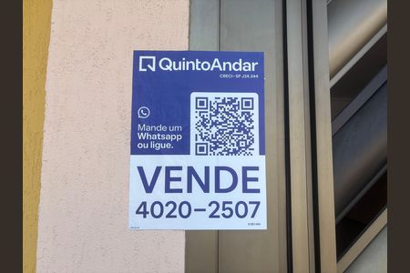 Casa à venda com 162m², 4 quartos e 3 vagas Casa à venda com 162m², 4 quartos e 3 vagasPlaquinha