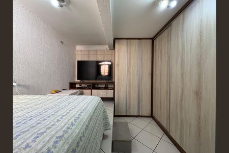 Casa à venda com 162m², 4 quartos e 3 vagas Casa à venda com 162m², 4 quartos e 3 vagasQuarto 3