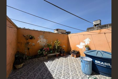 Casa à venda com 162m², 4 quartos e 3 vagas Casa à venda com 162m², 4 quartos e 3 vagasQuintal