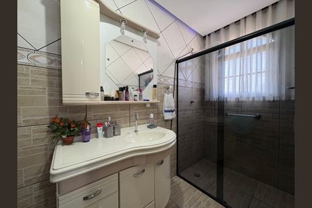 Casa à venda com 162m², 4 quartos e 3 vagas Casa à venda com 162m², 4 quartos e 3 vagasBanheiro da Suíte