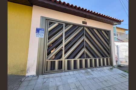 Casa à venda com 162m², 4 quartos e 3 vagas Casa à venda com 162m², 4 quartos e 3 vagasFachada