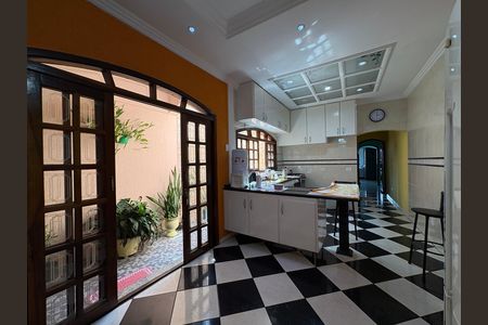 Casa à venda com 162m², 4 quartos e 3 vagas Casa à venda com 162m², 4 quartos e 3 vagasCozinha