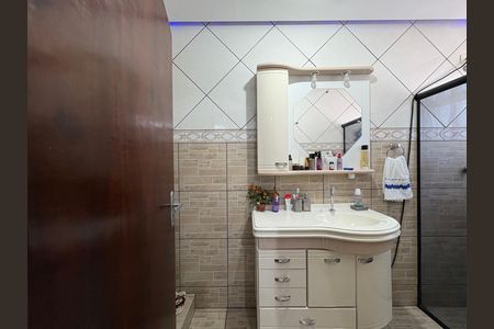 Casa à venda com 162m², 4 quartos e 3 vagas Casa à venda com 162m², 4 quartos e 3 vagasBanheiro da Suíte