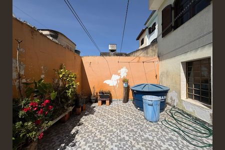 Casa à venda com 162m², 4 quartos e 3 vagas Casa à venda com 162m², 4 quartos e 3 vagasQuintal