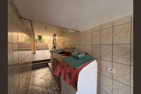 Casa à venda com 162m², 4 quartos e 3 vagas Casa à venda com 162m², 4 quartos e 3 vagasLavanderia