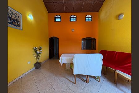 Casa à venda com 162m², 4 quartos e 3 vagas Casa à venda com 162m², 4 quartos e 3 vagasSala